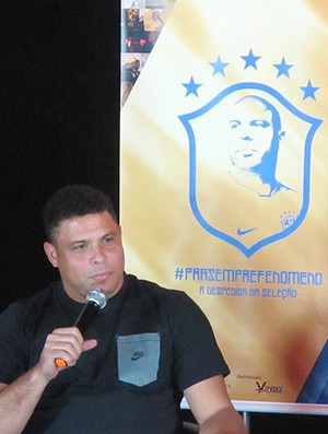 Ronaldo despedida (Foto: Leandro Canônico / Globoesporte.com)