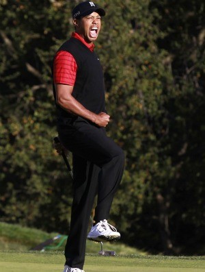 golfe Tiger Woods é campeão do World Challenger (Foto: AP)