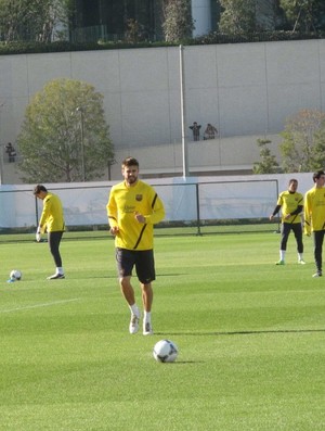 Piqué treino Barcelona (Foto: Thiago Dias / Globoesporte.com)