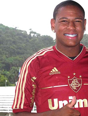 Robert promessa do Fluminense (Foto: Edgard Maciel de Sá / GLOBOESPORTE.COM)
