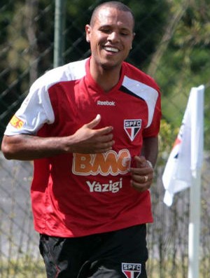 Luis Fabiano treinou nesta quarta-feira em Cotia (Foto: Rubens Chiri / Site oficial do São Paulo FC)