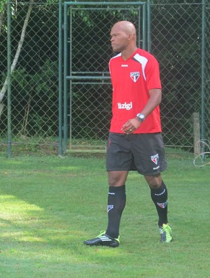 Edson Silva, zagueiro do São Paulo (Foto: Marcelo Prado / Globoesporte.com)