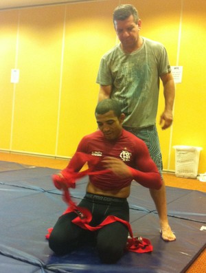 José Aldo treina de madrugada para luta no UFC Rio (Foto: Ana Hissa/SporTV.com)
