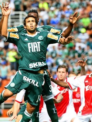 Valdivia em ação no jogo Palmeiras x Ajax (Foto: Marcos Ribolli / Globoesporte.com)