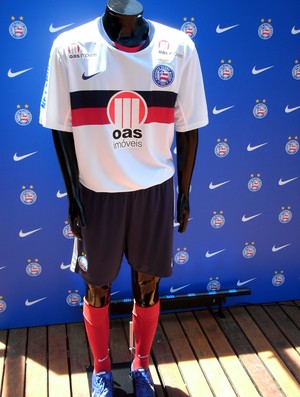 Novo uniforme do Bahia para 2012 (Foto: Alexandre Alliatti/Globoesporte.com)