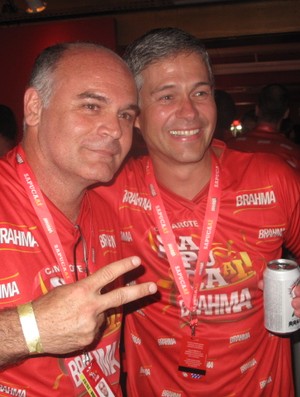 Maurício Assumpção e Peter Siemsen na Sapucaí (Foto: Alexandre Alliatti / Globoesporte.com)