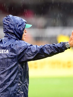 Técnico Jorginho da Portuguesa contra o São Paulo (Foto: Marcos Ribolli / Globoesporte.com)