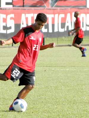 Juninho, atacante do Atlético-GO (Foto: Divulgação/Atlético-GO)