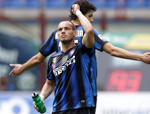 Sneijder comemora gol do Inter de Milão contra o Lazio (Foto: AP)