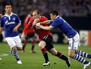 Rooney na partida do Manchester United contra o Schalke (Foto: Reuters)