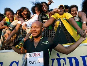 Asafa Powell na prova de atletismo (Foto: Reuters)