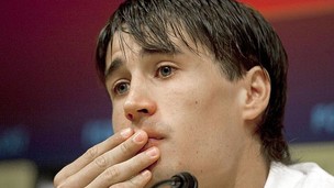 Bojan chora na despedida do Barcelona (Foto: EFE)