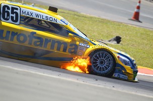 Stock Car: princípio de incêndio no carro de Max Wilson na etapa de Nova Santa Rita, RS (Foto: Carsten Horst)
