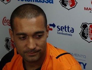 Fernando Gaúcho, atacante do Santa Cruz (Foto: Bruno Marinho / GloboEsporte.com)