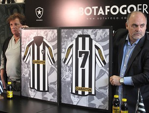 uniforme botafogo mauricio assumpção (Foto: Thales Soares / Globoesporte.com)