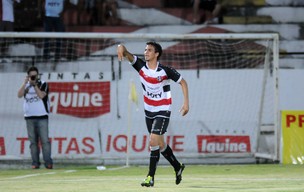 Memo foi o autor do quinto gol tricolor (Foto: Aldo Carneiro)