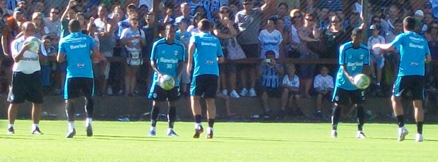 Público no treino do Grêmio (Foto: Eduardo Cecconi/Globoesporte.com)