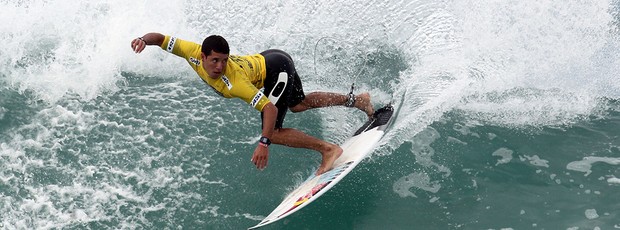 surfe Adriano de Souza Mineirinho Rio Pro barra (Foto: Wagner Meier / Agência Estado)