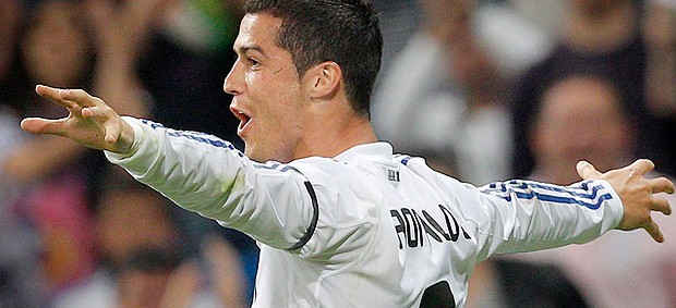Cristiano Ronaldo comemora gol do Real Madrid contra o Getafe (Foto: AP)