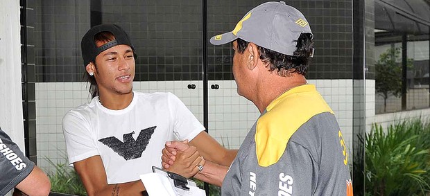 Neymar e Muricy Ramalho na reapresentação do Santos (Foto: Ricardo Saibun / Site Oficial do Santos)