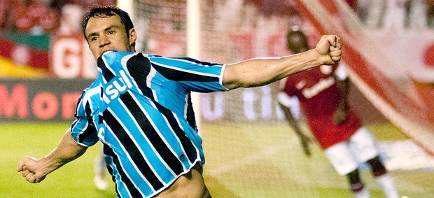 Kleber comemora gol do Grêmio contra o Internacional (Foto: Ag. Estado)