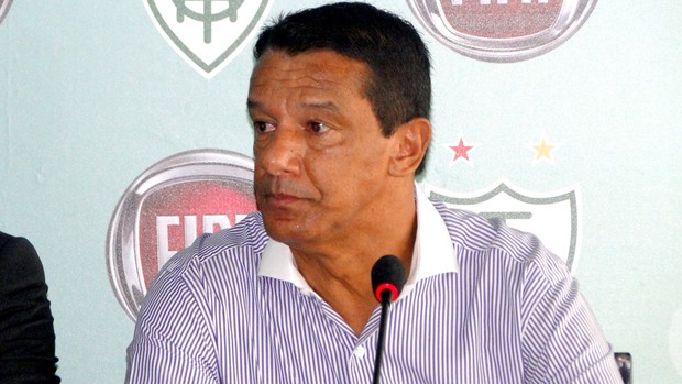 Mauro critica postura do time no 1º tempo do clássico (Leonardo Simonini / Globoesporte.com)