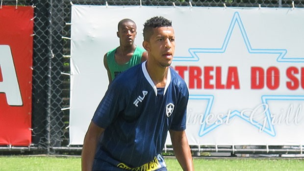 Antônio Carlos no treino do Botafogo (Foto: Gustavo Rotstein / GLOBOESPORTE.COM)