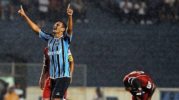 Grêmio faz chover gols no Olímpico: 6 a 0 (Edu Andrade / Agência Estado)