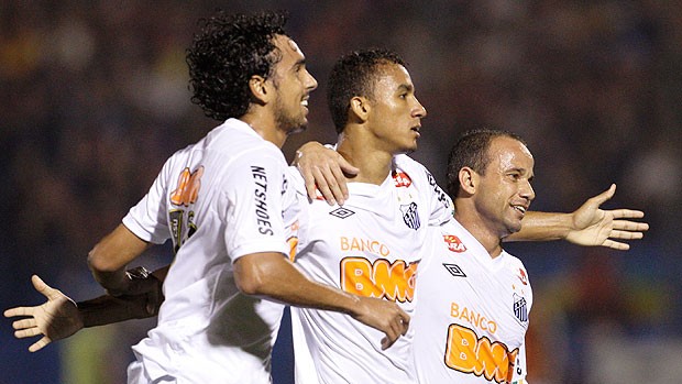 Santos ressurge na Libertadores: 2 a 1 (AP)