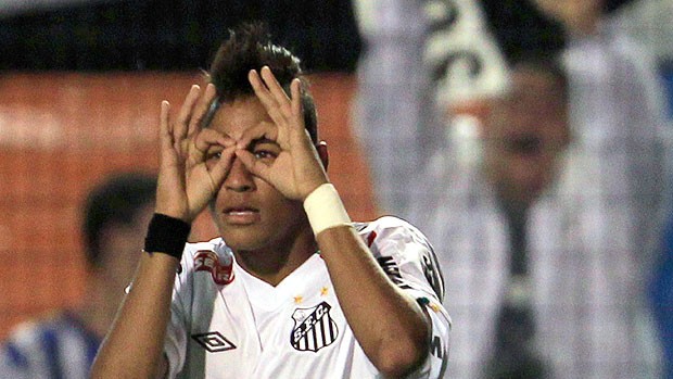 Neymar comemora gol do Santos contra o Deportivo Tachira (Foto: Reuters)