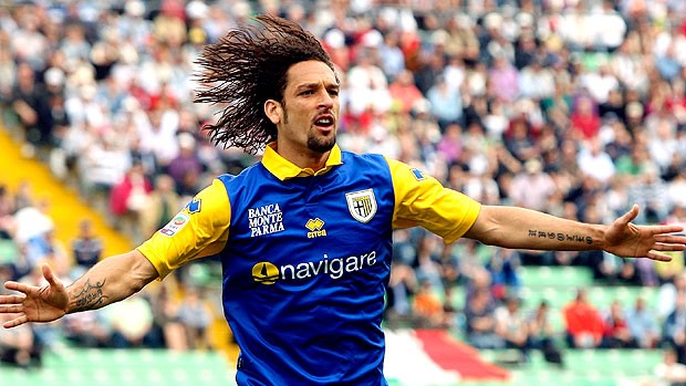 Amauri comemora gol do Parma contra o Udinese (Foto: AP)