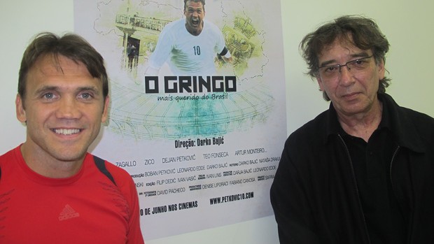 Petkovic ao lado do diretor do filme o gringo (Foto: Richard Souza / Globoesporte.com)