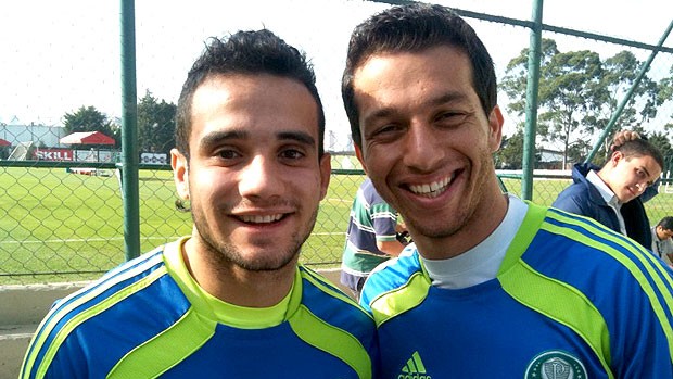 Cicinho e Maikon Leite no treino do Palmeiras (Foto: Sergio Gandolphi / GLOBOESPORTE.COM)