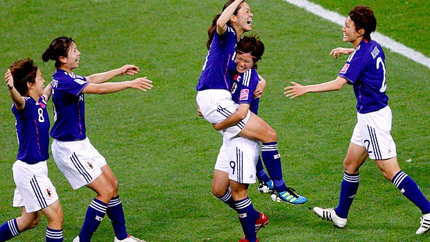 Homare Sawa do Japão comemoram vitória sobre a Suécia (Foto: Reuters)