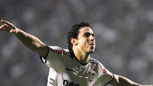 Willian gol Corinthians (Foto: Ag. Estado)