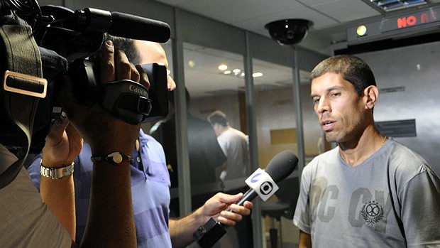 ricardinho meia do Bahia dá entrevista na TV Bahia (Foto: Eric Luis Carvalho/Globoesporte.com)