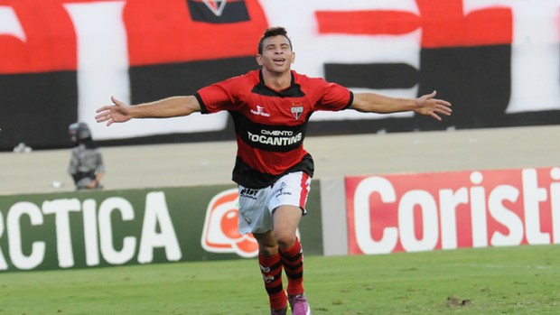 Atacante comemora boa fase e revela emoção com gol (Joelton Godoy/Atlético-GO)