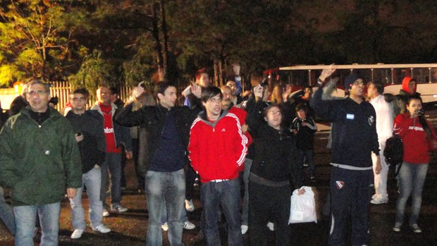 torcedores do Independiente no Beira-Rio (Foto: Alexandre Alliatti/Globoesporte.com)