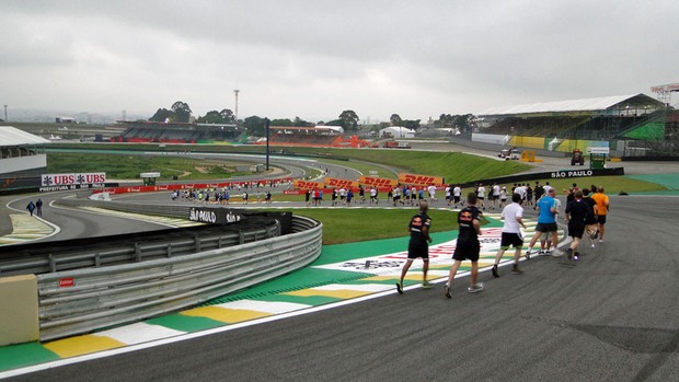 Run That Track no S do Senna e na Curva do Sol (Foto: Alexander Grünwald/GLOBOESPORTE.COM)