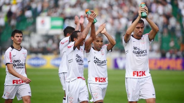 Jogadores do Corinthians no Orlando Scarpelli (Foto: Marcos Ribolli / globoesporte.com)