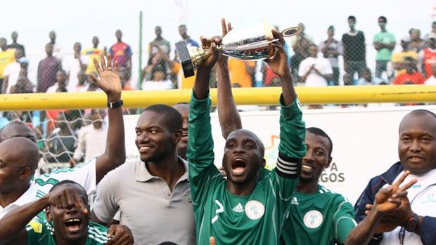 Nigéria comemora o título da Copa Lagos (Foto: Divulgação)