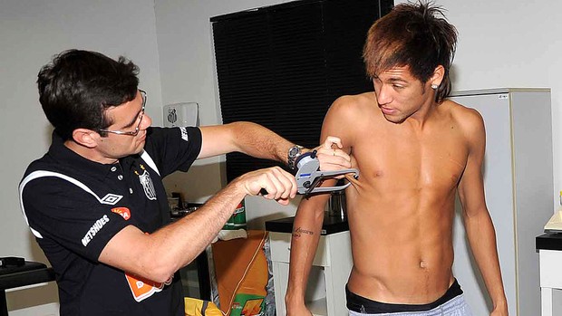 Neymar na reapresentação do Santos (Foto: Ricardo Saibun / Site Oficial do Santos)