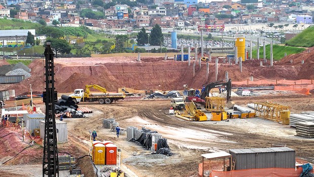 obras na Arena do Corinthians para a Copa 2014 (Foto: Sergio Gandolphi / GLOBOESPORTE.COM)