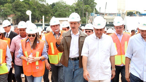 Visita do ministro do Esporte, Aldo Rebelo, à Arena da Amazônia (Foto: Anderson Silva/GLOBOESPORTE.COM)