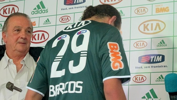 Hernán Barcos é apresentado no Palmeiras (Foto: Diego Ribeiro / GLOBOESPORTE.COM)