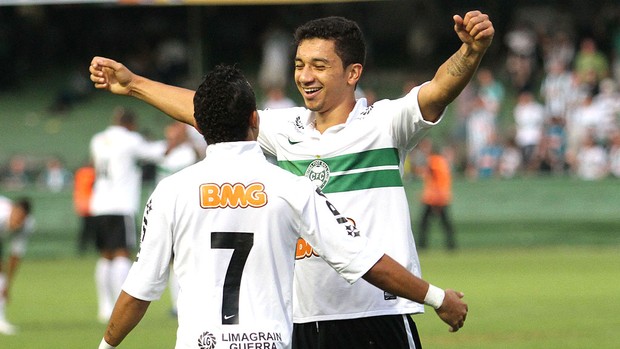 Renan Oliveira comemora gol do Coritiba contra o Operário (Foto: Ag. Estado)