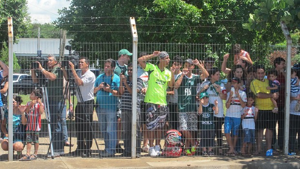 Torcedores Desembarque Palmeiras (Foto: Marcelo Prado / Globoesporte.com)