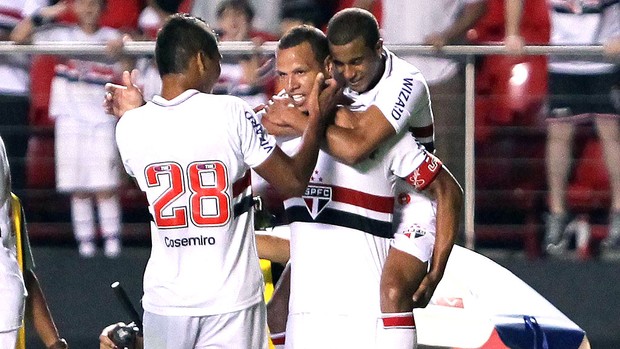 Luis Fabiano comemora gol do São Paulo contra o Independente-PA (Foto: Wagner Carmo / Vipcomm)