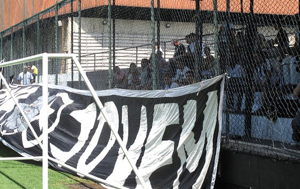 torcida do Botafogo na reapresentação (Foto: Thales Soares / Globoesporte.com)