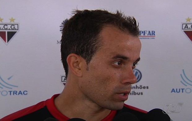 Rafael Cruz, lateral-direito do Atlético-GO (Foto: Reprodução/TV Anhanguera)